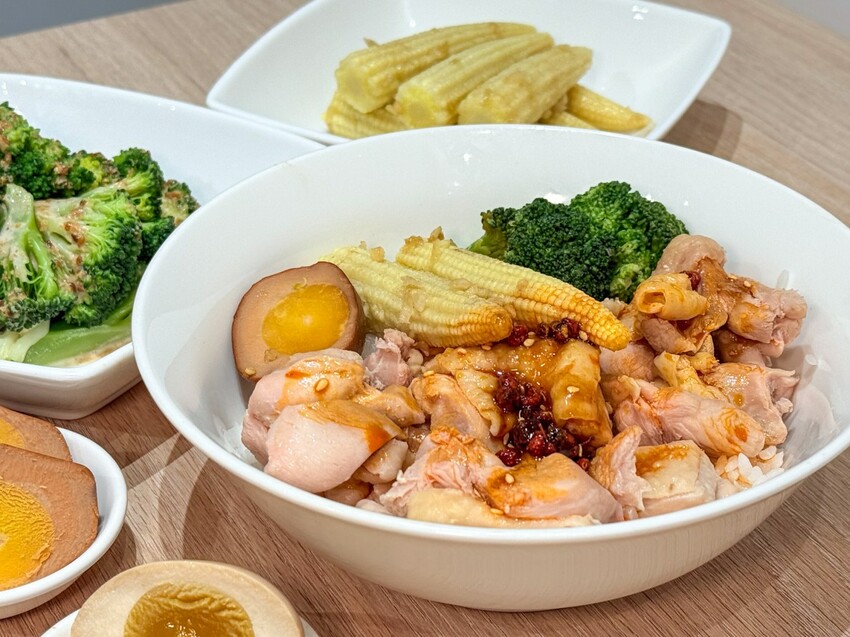 新竹市東區2024 最新 新竹必吃開箱 - 津叁雞肉飯 Ｉ位於新竹科學園區一級戰區、便宜版健康餐的雞肉飯 - 理智派的生活手札