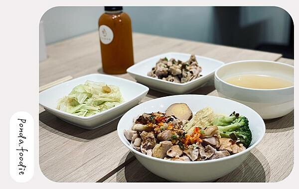 津叁雞肉飯|新竹金山街美食再加1,大推蒜香麻辣雞肉飯! 津叁雞肉飯|新竹金山街美食再加1,大推蒜香麻辣雞肉飯!