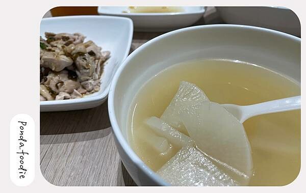 津叁雞肉飯|新竹金山街美食再加1,大推蒜香麻辣雞肉飯! 津叁雞肉飯|新竹金山街美食再加1,大推蒜香麻辣雞肉飯!