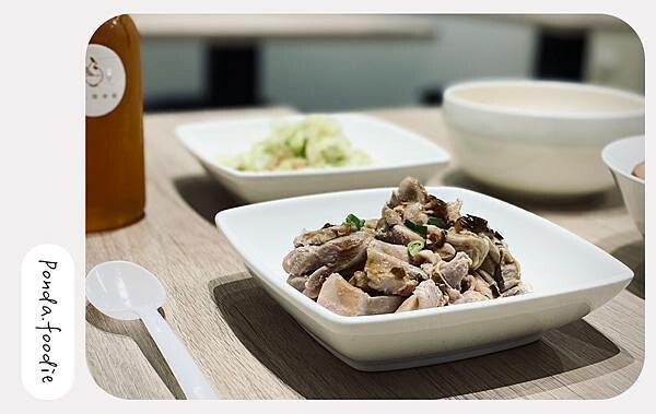 津叁雞肉飯|新竹金山街美食再加1,大推蒜香麻辣雞肉飯! 津叁雞肉飯|新竹金山街美食再加1,大推蒜香麻辣雞肉飯!