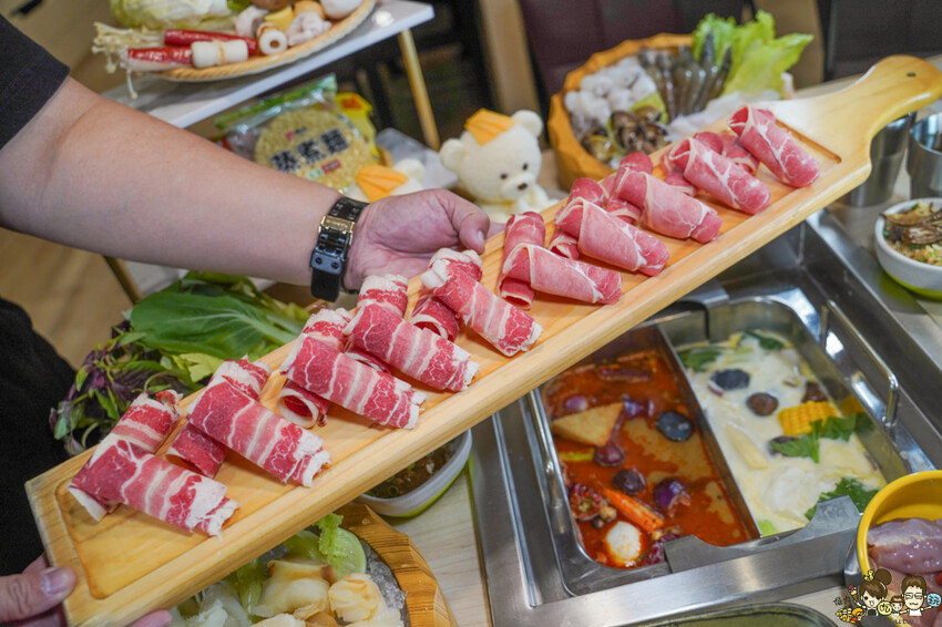 台南首間 星野肉肉鍋 安平府前店 街邊店,和牛吃到飽、超過50種鍋物料無限放、超萌星野熊、升降鴛鴦鍋 - 跟著尼力吃喝玩樂&親子生活