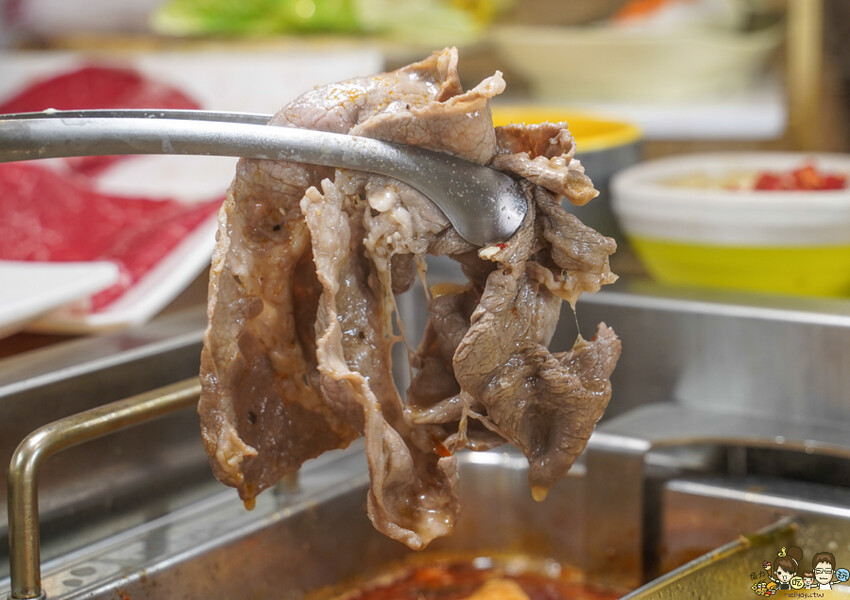 台南首間 星野肉肉鍋 安平府前店 街邊店,和牛吃到飽、超過50種鍋物料無限放、超萌星野熊、升降鴛鴦鍋 - 跟著尼力吃喝玩樂&親子生活