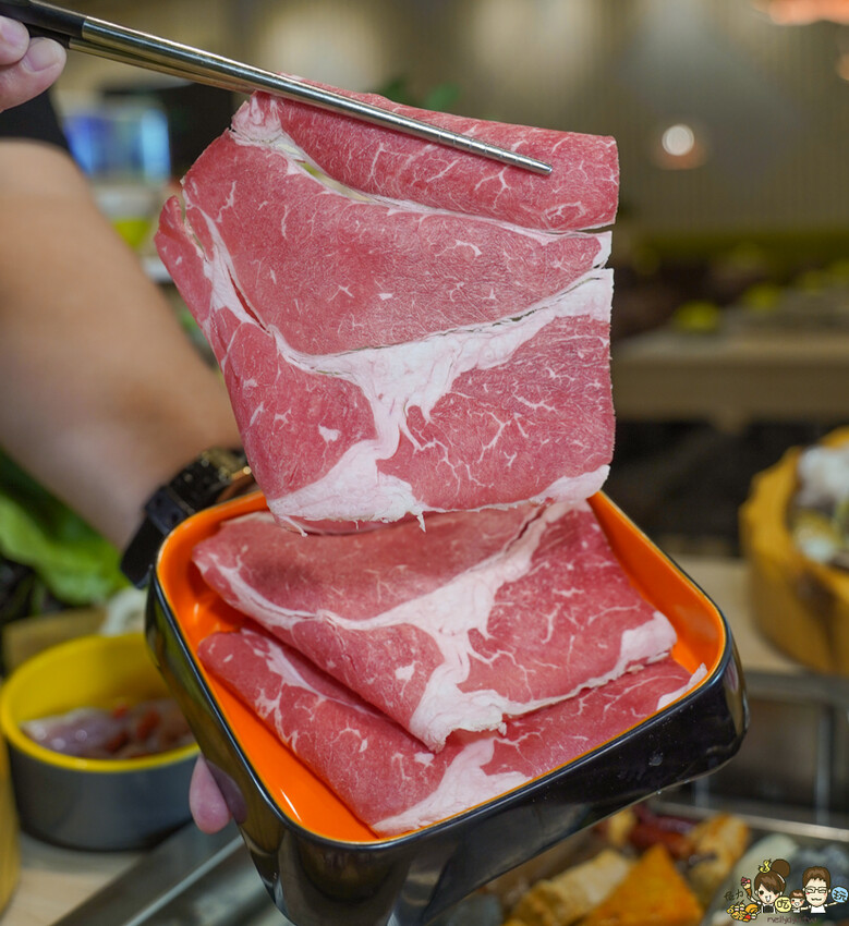 台南首間 星野肉肉鍋 安平府前店 街邊店,和牛吃到飽、超過50種鍋物料無限放、超萌星野熊、升降鴛鴦鍋 - 跟著尼力吃喝玩樂&親子生活