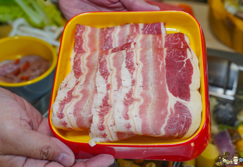 台南首間 星野肉肉鍋 安平府前店 街邊店,和牛吃到飽、超過50種鍋物料無限放、超萌星野熊、升降鴛鴦鍋 - 跟著尼力吃喝玩樂&親子生活