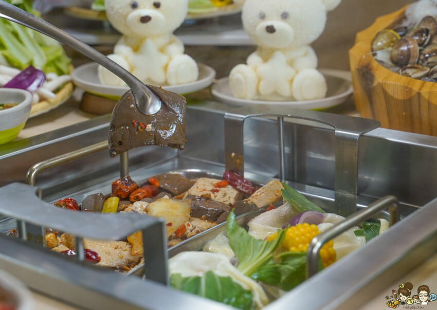 台南首間 星野肉肉鍋 安平府前店 街邊店,和牛吃到飽、超過50種鍋物料無限放、超萌星野熊、升降鴛鴦鍋 - 跟著尼力吃喝玩樂&親子生活