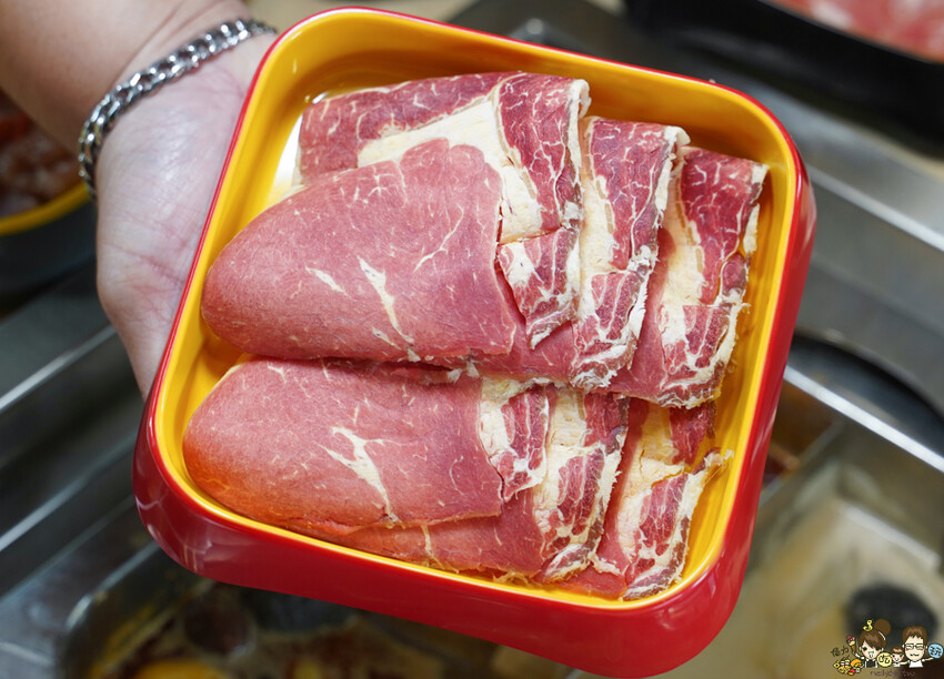 台南首間 星野肉肉鍋 安平府前店 街邊店,和牛吃到飽、超過50種鍋物料無限放、超萌星野熊、升降鴛鴦鍋 - 跟著尼力吃喝玩樂&親子生活