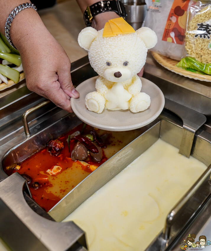 台南首間 星野肉肉鍋 安平府前店 街邊店,和牛吃到飽、超過50種鍋物料無限放、超萌星野熊、升降鴛鴦鍋 - 跟著尼力吃喝玩樂&親子生活
