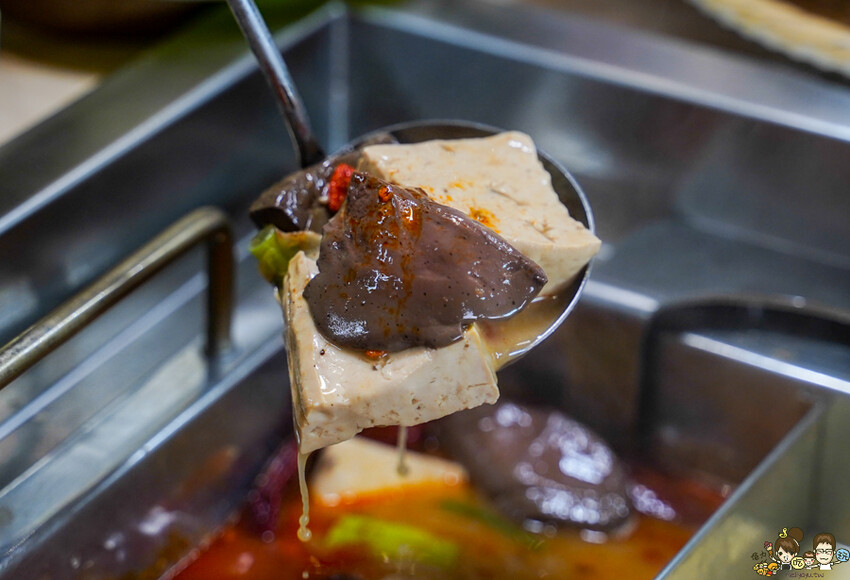 台南首間 星野肉肉鍋 安平府前店 街邊店,和牛吃到飽、超過50種鍋物料無限放、超萌星野熊、升降鴛鴦鍋 - 跟著尼力吃喝玩樂&親子生活