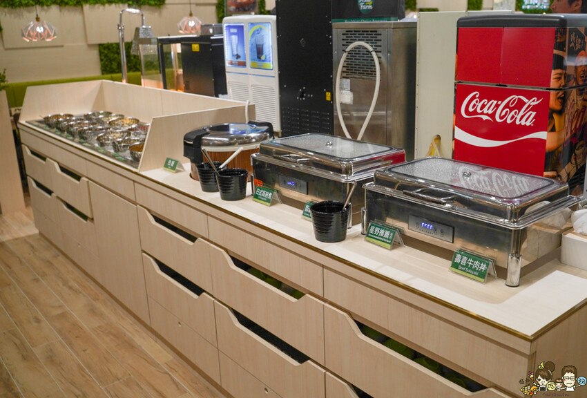 台南首間 星野肉肉鍋 安平府前店 街邊店,和牛吃到飽、超過50種鍋物料無限放、超萌星野熊、升降鴛鴦鍋 - 跟著尼力吃喝玩樂&親子生活