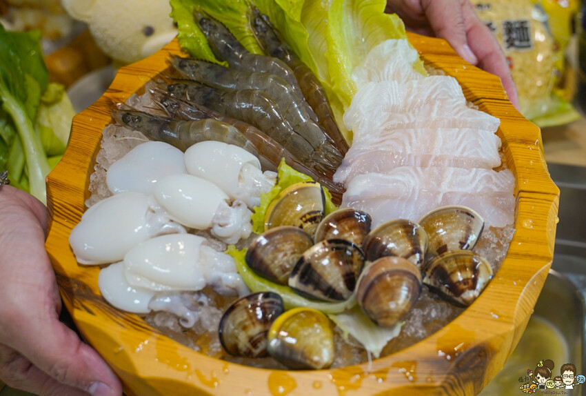 台南首間 星野肉肉鍋 安平府前店 街邊店,和牛吃到飽、超過50種鍋物料無限放、超萌星野熊、升降鴛鴦鍋 - 跟著尼力吃喝玩樂&親子生活