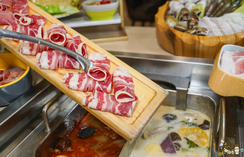台南首間 星野肉肉鍋 安平府前店 街邊店,和牛吃到飽、超過50種鍋物料無限放、超萌星野熊、升降鴛鴦鍋 - 跟著尼力吃喝玩樂&親子生活