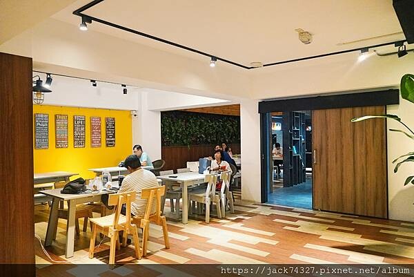 {南投住宿}OWL Hostel 貓頭鷹旅店