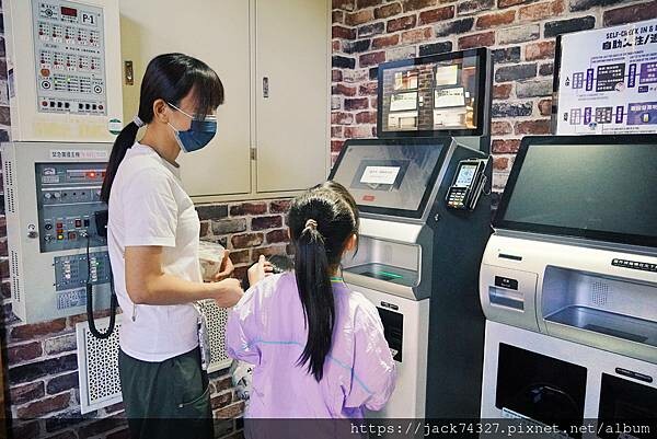 {南投住宿}OWL Hostel 貓頭鷹旅店