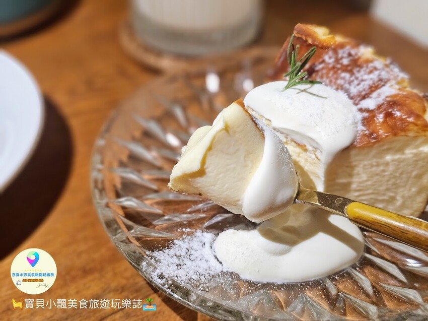 台南北區甜點必訪！貓咪友善空間『餵食三刻』，宵夜甜點、美味飲品陪你聊到深夜，讓喵星人治癒你一整天的疲憊心情！