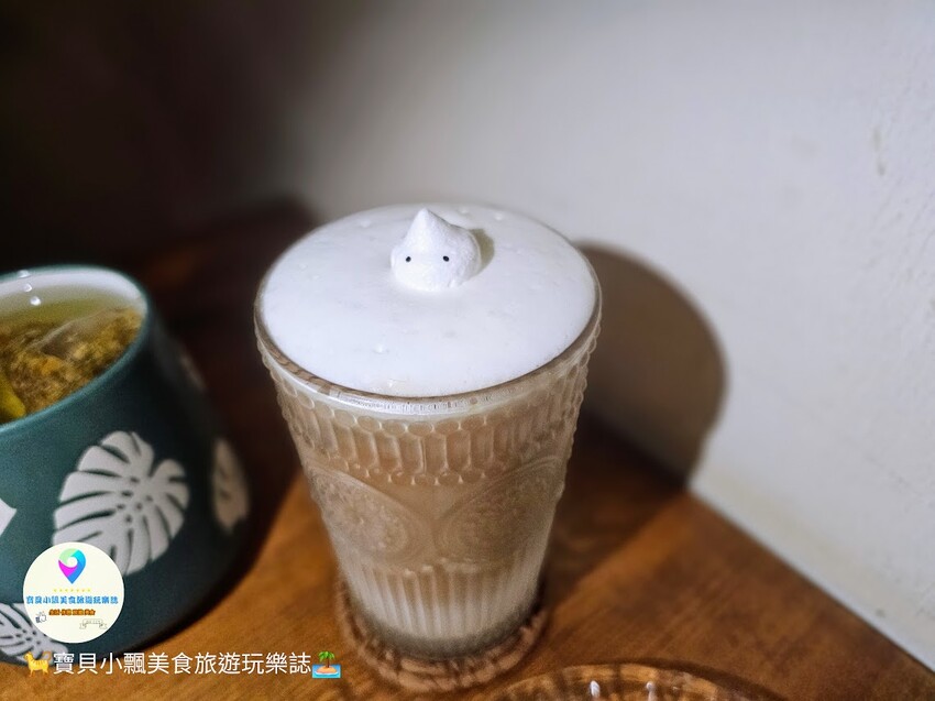 台南北區甜點必訪！貓咪友善空間『餵食三刻』，宵夜甜點、美味飲品陪你聊到深夜，讓喵星人治癒你一整天的疲憊心情！