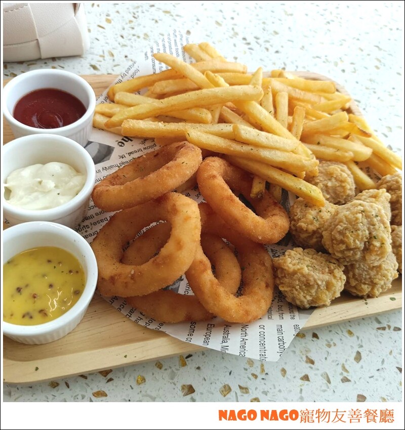 Nago Nago寵物友善餐廳|嚕嚕大型犬的好去處，狗狗控必訪寵物餐廳~~
