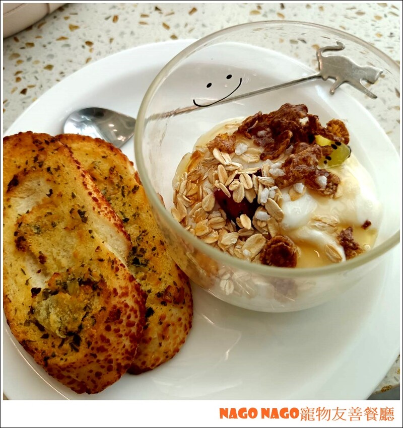 Nago Nago寵物友善餐廳|嚕嚕大型犬的好去處，狗狗控必訪寵物餐廳~~