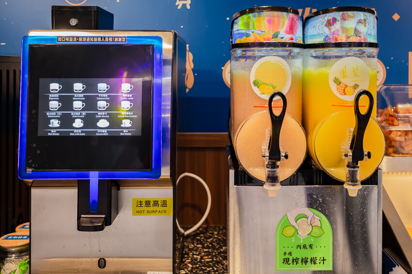 高雄美食必吃「這一小鍋高雄SOGO店」個人小火鍋澎派自助吧吃到飽。