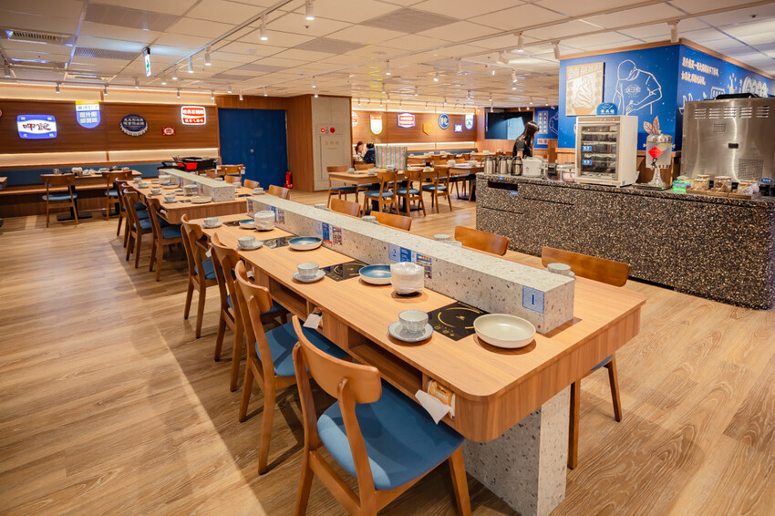 高雄美食必吃「這一小鍋高雄SOGO店」個人小火鍋澎派自助吧吃到飽。