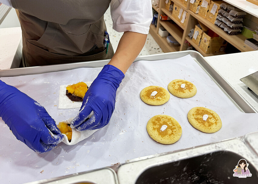 台北市大安區【伴手禮推薦】維格餅家-台北永康門市，全台首家大福銅鑼燒，料多實在又大顆，店內還有糕點免費體驗，觀光