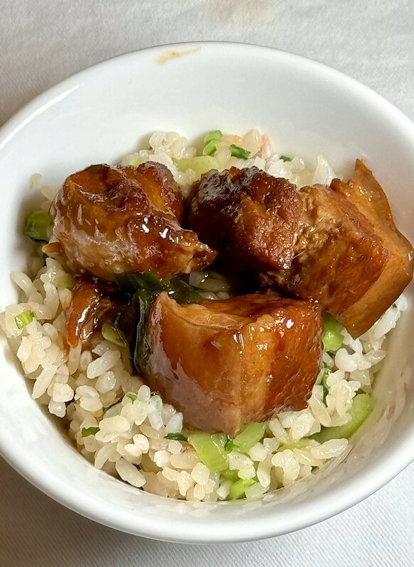 市政府站美食推薦,新葡苑信義A13新開幕,超大包廂。