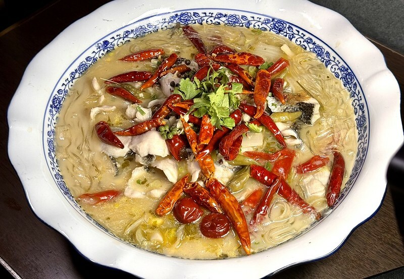 市政府站美食推薦,新葡苑信義A13新開幕,超大包廂。