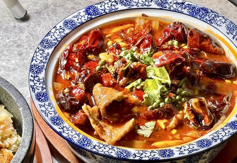 市政府站美食推薦,新葡苑信義A13新開幕,超大包廂。