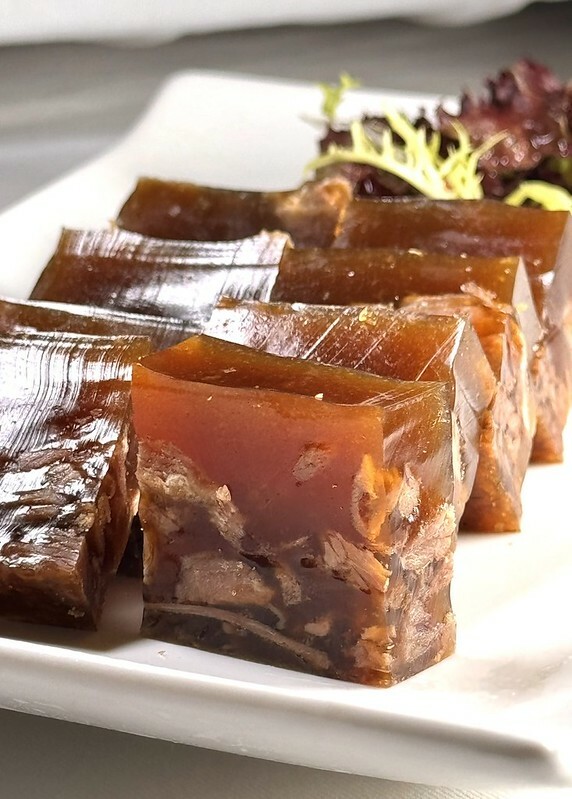 市政府站美食推薦,新葡苑信義A13新開幕,超大包廂。