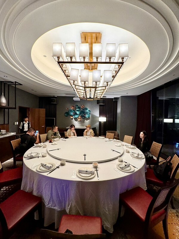 市政府站美食推薦,新葡苑信義A13新開幕,超大包廂。