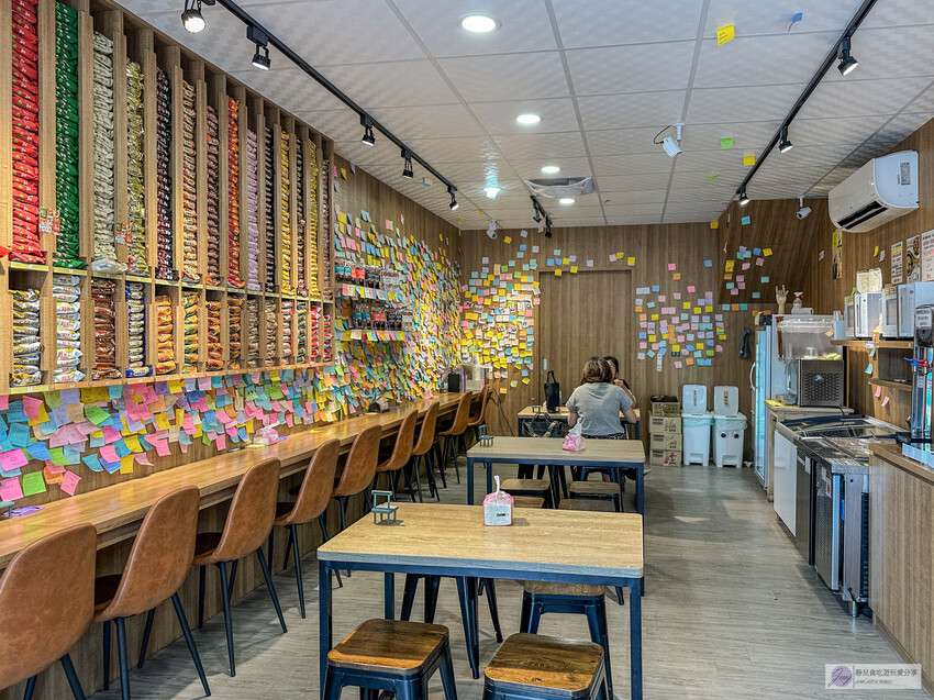 桃園火車站旁「韓熙恩無人拉麵店」不限時 全自助！讓你吃泡麵新體驗。