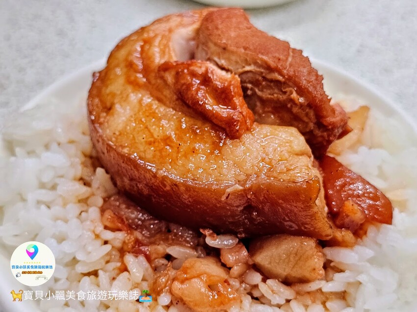 台中深夜美食!「東興市魯肉公司」營業到凌晨四點 肉燥飯 爌肉飯肥嫩多汁超推薦。