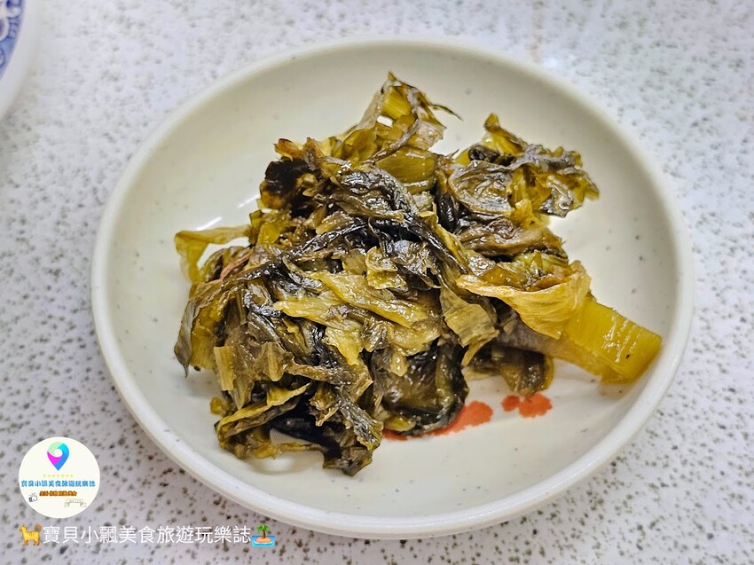 台中深夜美食!「東興市魯肉公司」營業到凌晨四點 肉燥飯 爌肉飯肥嫩多汁超推薦。