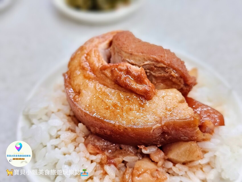 台中深夜美食!「東興市魯肉公司」營業到凌晨四點 肉燥飯 爌肉飯肥嫩多汁超推薦。