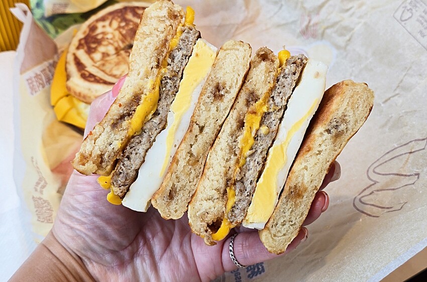 只賣35天！！風靡日本必吃神級早餐”麥當勞厚鬆餅堡”來囉！想吃快設鬧鐘～～