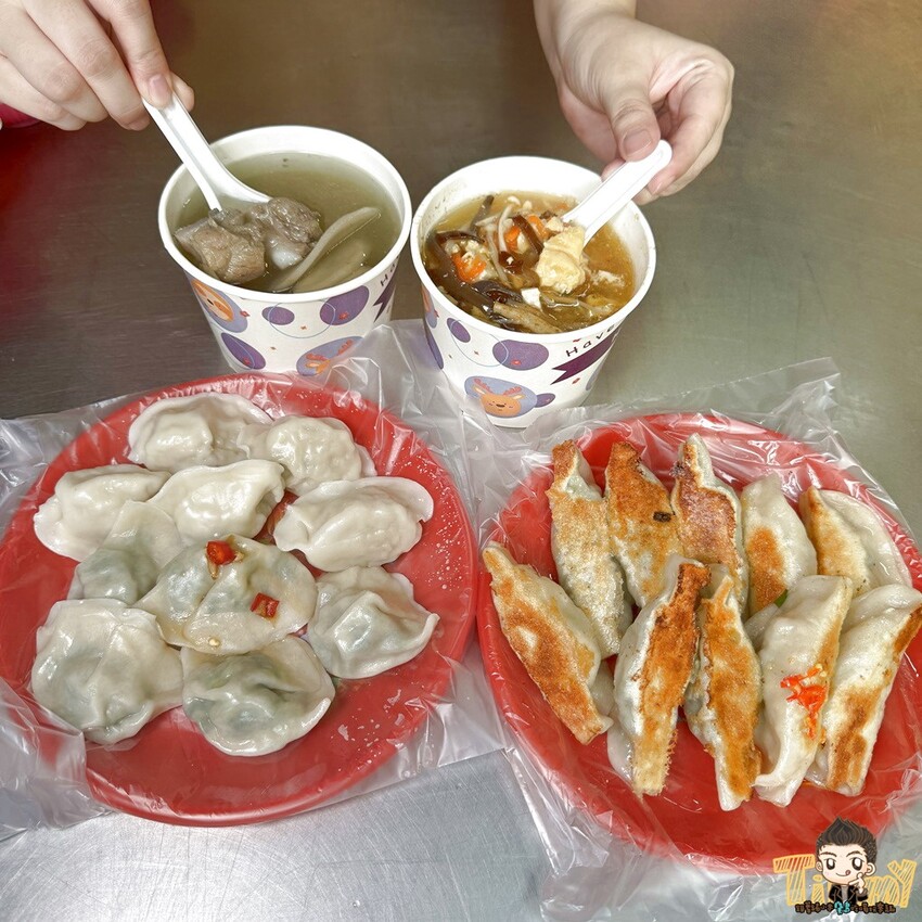 新竹縣竹東鎮新竹竹東|開店就排隊到深夜必吃廣東手工脆皮大鍋貼+酸辣湯.發財車鍋貼水餃大顆料多又便宜！(東林路夜市菜單電話營業時間) - 跟著踢小米吃喝玩樂趣