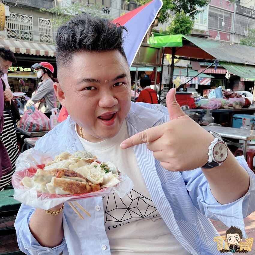 新竹縣竹東鎮新竹竹東|開店就排隊到深夜必吃廣東手工脆皮大鍋貼+酸辣湯.發財車鍋貼水餃大顆料多又便宜！(東林路夜市菜單電話營業時間) - 跟著踢小米吃喝玩樂趣