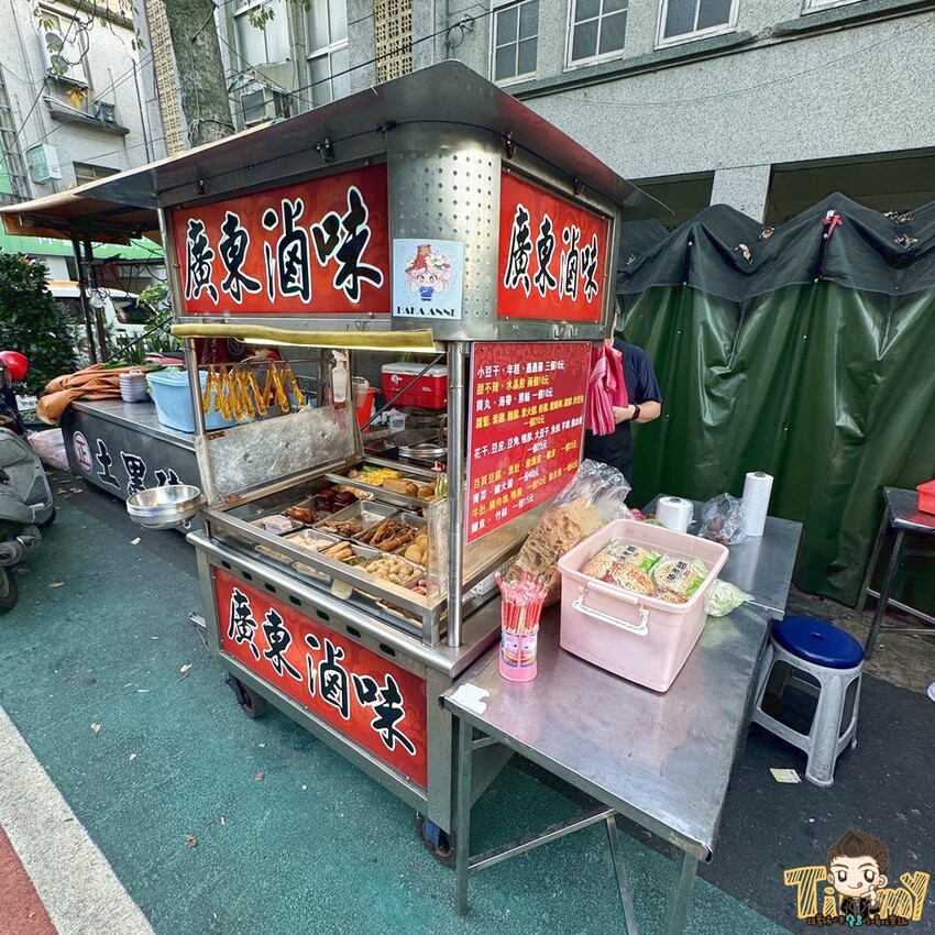 新竹縣竹東鎮新竹竹東|開店就排隊到深夜必吃廣東手工脆皮大鍋貼+酸辣湯.發財車鍋貼水餃大顆料多又便宜！(東林路夜市菜單電話營業時間) - 跟著踢小米吃喝玩樂趣