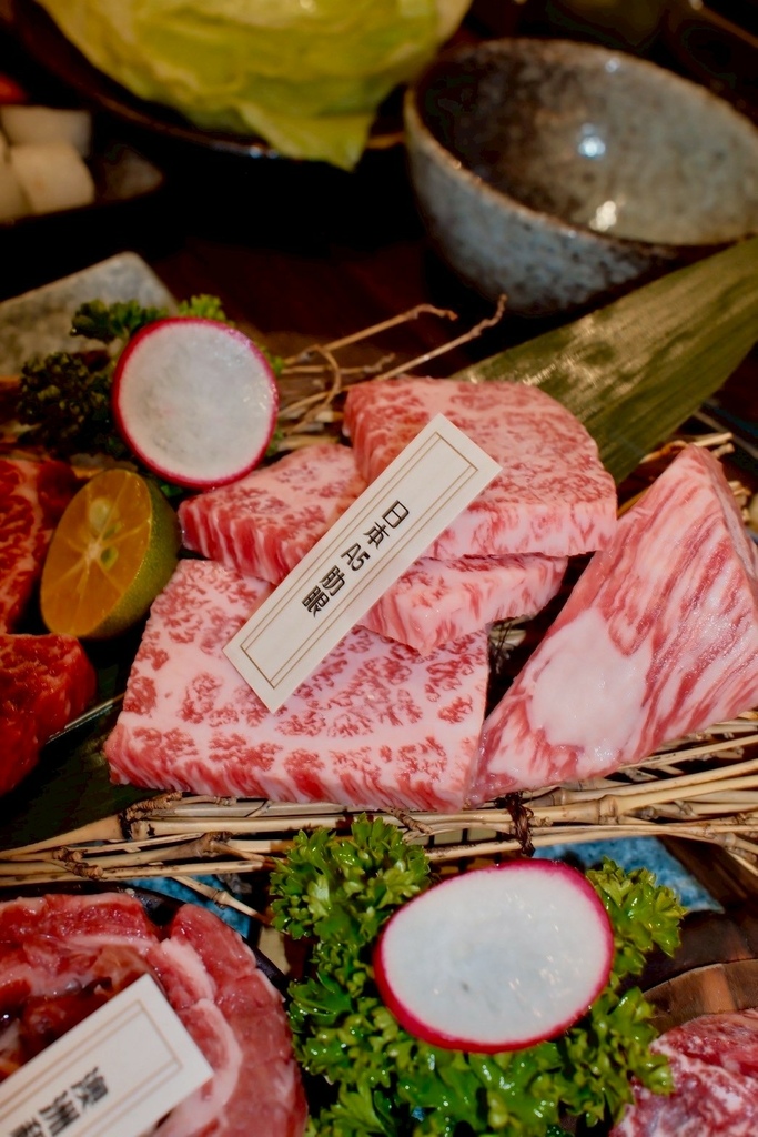 高雄燒肉推薦【鉄人燒肉】和牛入口即化有代烤|燒肉套餐CP值超