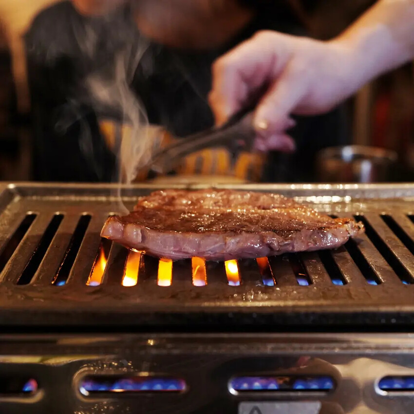 高雄燒肉推薦【鐵人燒肉】個人燒肉套餐超豐富│多人聚餐烤肉推薦