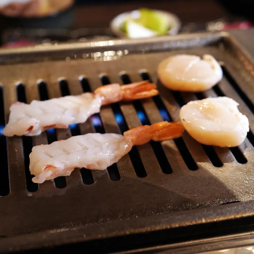 高雄燒肉推薦【鐵人燒肉】個人燒肉套餐超豐富│多人聚餐烤肉推薦