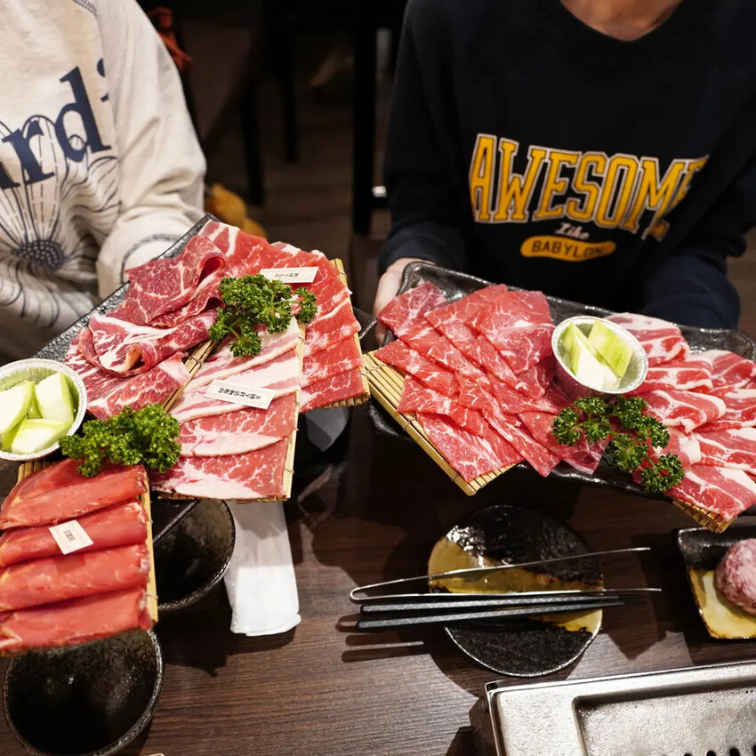 高雄燒肉推薦【鐵人燒肉】個人燒肉套餐超豐富│多人聚餐烤肉推薦
