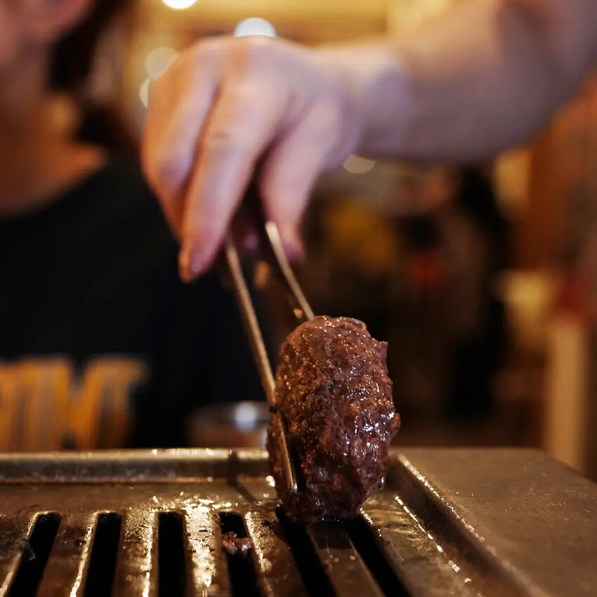 高雄燒肉推薦【鐵人燒肉】個人燒肉套餐超豐富│多人聚餐烤肉推薦