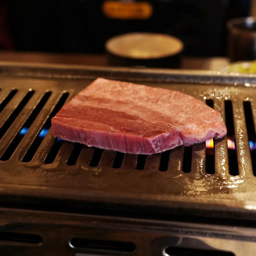 高雄燒肉推薦【鐵人燒肉】個人燒肉套餐超豐富│多人聚餐烤肉推薦