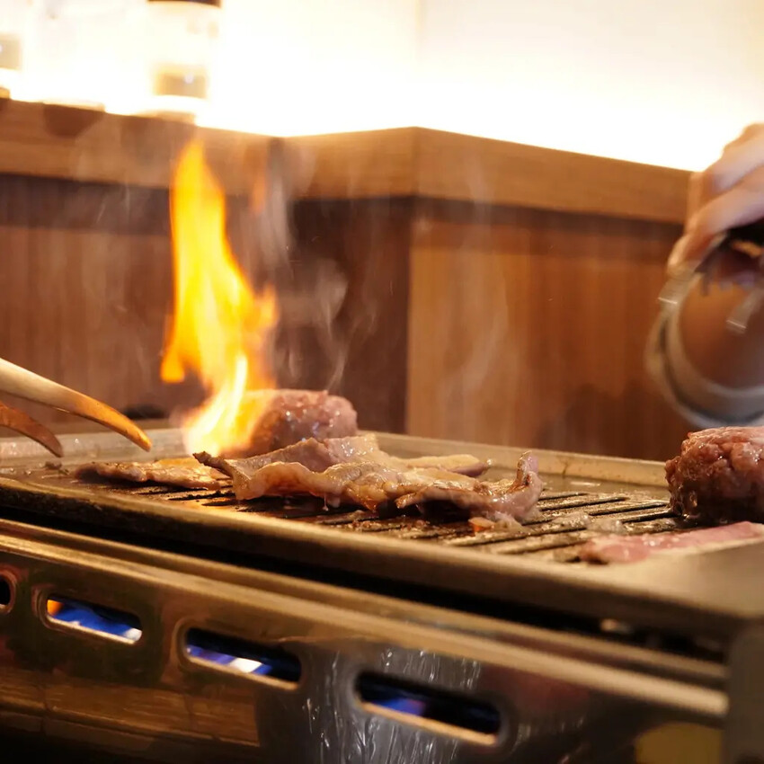 高雄燒肉推薦【鐵人燒肉】個人燒肉套餐超豐富│多人聚餐烤肉推薦