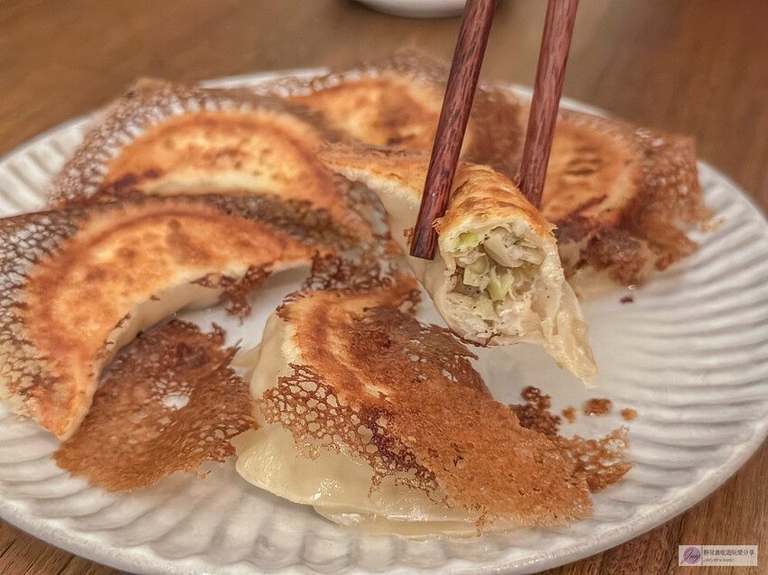 雲林巷弄中的日系燒餃子店，每日限量供應，晚來就吃不到了！