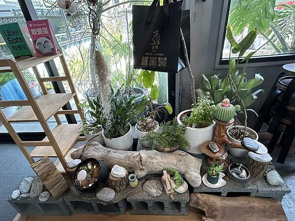 台南泰式料理超值雙人套餐！峇驛泰式餐廳必吃椒麻雞 椰香綠咖哩大滿足。