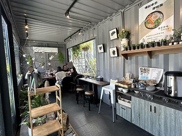 台南泰式料理超值雙人套餐！峇驛泰式餐廳必吃椒麻雞 椰香綠咖哩大滿足。