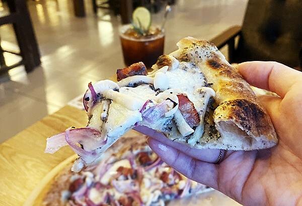 蘆竹景觀餐廳│古福Good Food窯烤披薩,美麗夜景還能看飛機起降,一旁就是大古步道公園│蘆竹登山散心、賞夜景吃美食好地方-36.jpg 蘆竹景觀餐廳│古福Good Food窯烤披薩,美麗夜景還能看飛機起降,一旁就是大古步道公園│蘆竹登山散心、賞夜景吃美食好地方-36.jpg