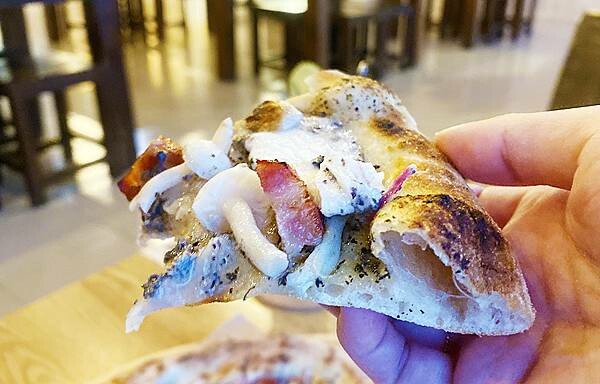 蘆竹景觀餐廳│古福Good Food窯烤披薩,美麗夜景還能看飛機起降,一旁就是大古步道公園│蘆竹登山散心、賞夜景吃美食好地方-37.jpg 蘆竹景觀餐廳│古福Good Food窯烤披薩,美麗夜景還能看飛機起降,一旁就是大古步道公園│蘆竹登山散心、賞夜景吃美食好地方-37.jpg