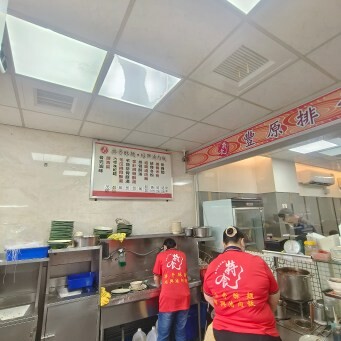 大甲美食必訪!特食豐原排骨酥麵，鎮瀾宮周邊在地人激推首選